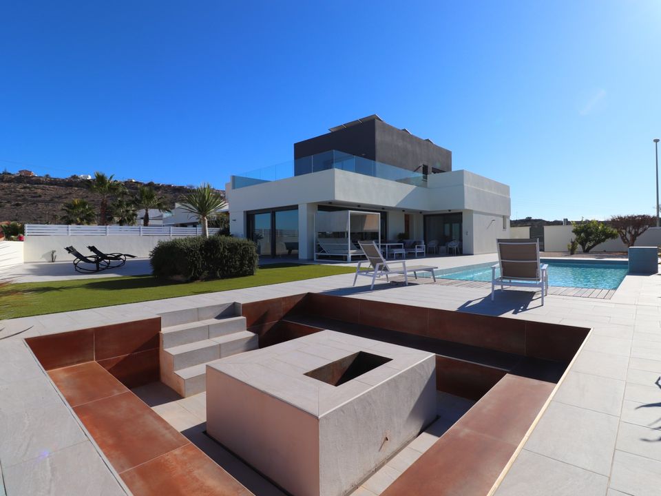 Villa - Benijofar, Alicante - photo 1