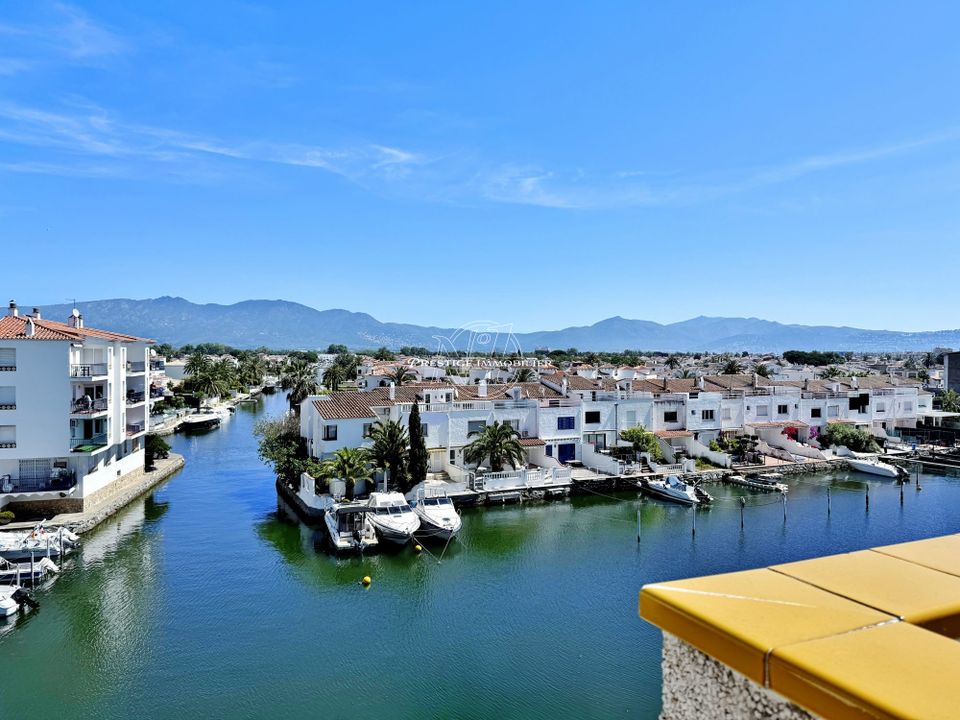 Lejlighed i Empuriabrava, Gerona - foto 3