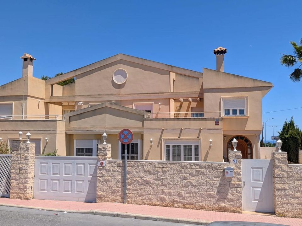 Rækkehus i Alfaz del Pi, Alicante - foto 1