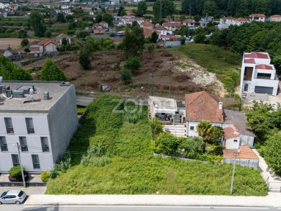 Helårsgrund i Maia, Porto - foto 1
