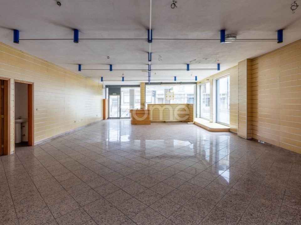 Erhvervsejendom i Aguas Santas, Porto - foto 2