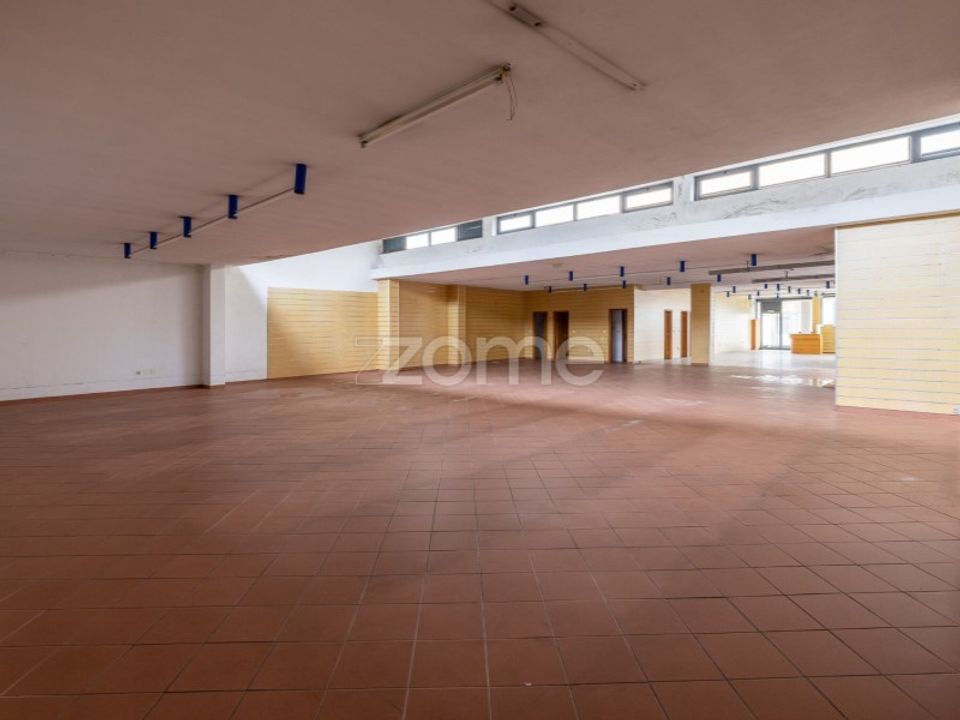 Erhvervsejendom i Aguas Santas, Porto - foto 4
