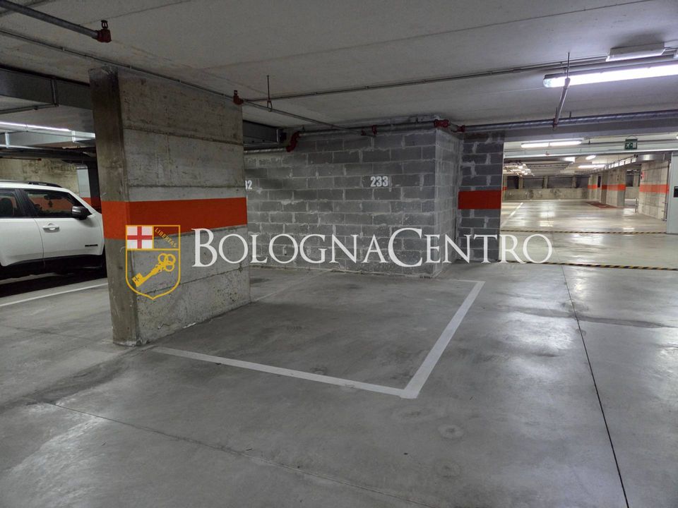 Parkeringsplass i Bologna, Bologna - bilde 2