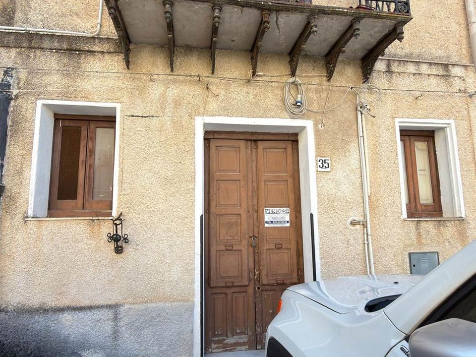 Erhvervsejendom i Palazzo Adriano, Palermo - foto 1