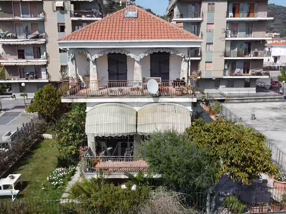 Villa i Ventimiglia, Imperia - foto 1