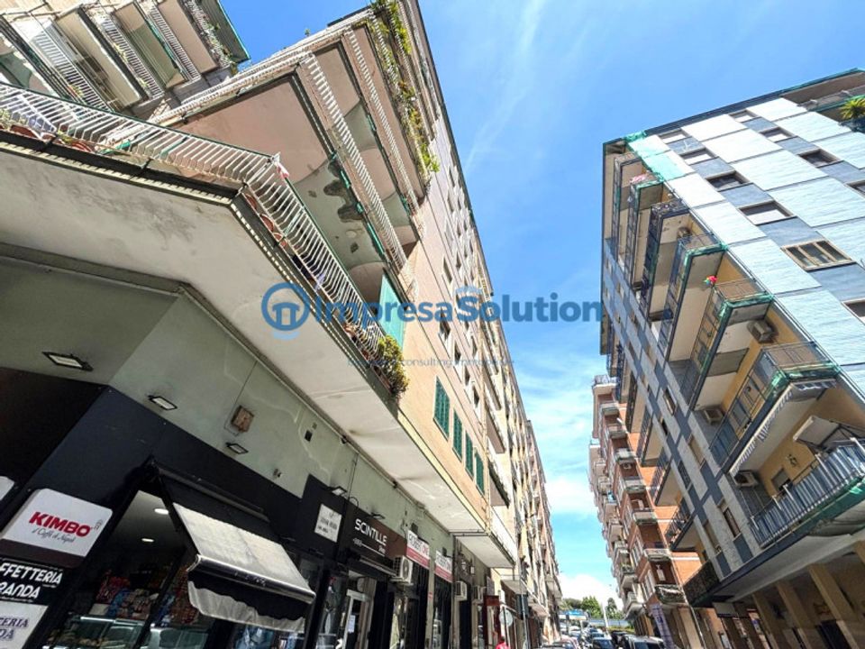 Erhvervsejendom i Naples, Naples - foto 1