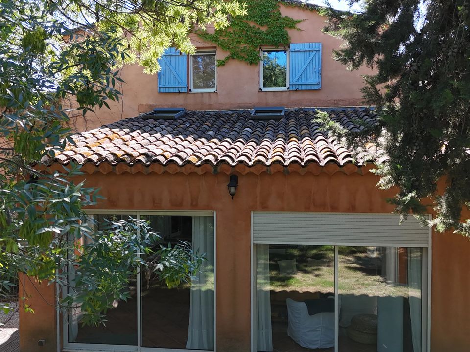Casa de poble a Le Puy-Sainte-Reparade, Bouches-du-Rhone - foto 2