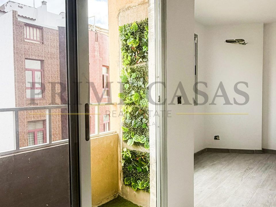 Penthouse in Las Palmas De Gran Canaria, Gran Canaria - photo 2
