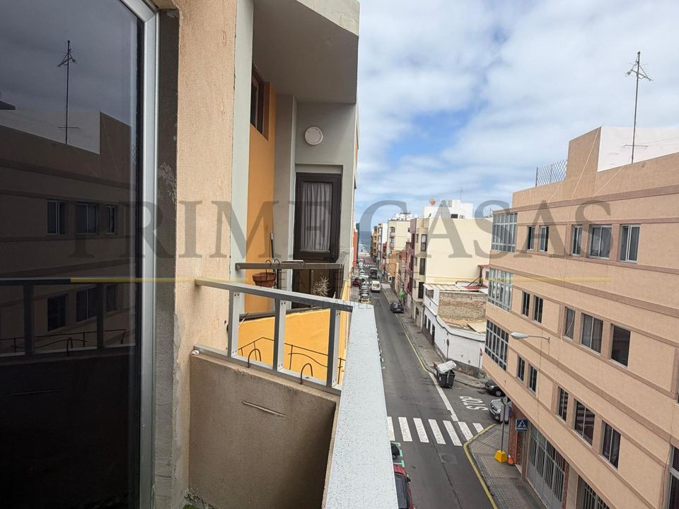 Penthouse in Las Palmas De Gran Canaria, Gran Canaria - photo 3