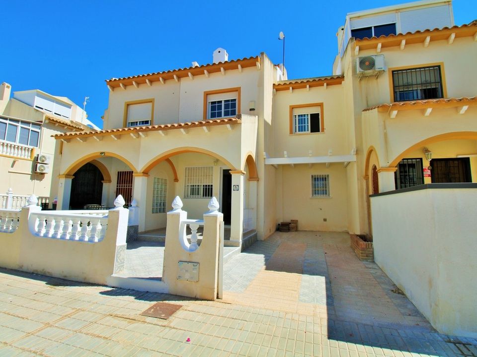 Byhus i Playa Flamenca, Alicante - foto 1