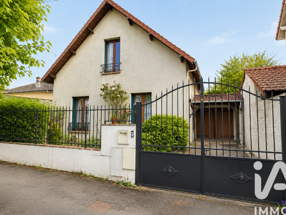 Byhus i Villiers-le-Bel, Val-d'Oise - foto 1
