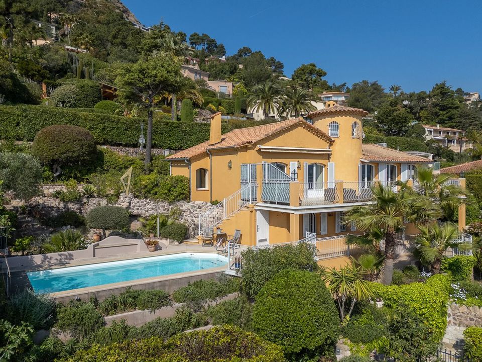 Villa a Theoule-sur-Mer, Alpes-Maritimes - foto 1