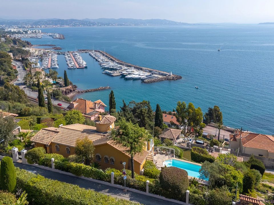 Villa a Theoule-sur-Mer, Alpes-Maritimes - foto 2