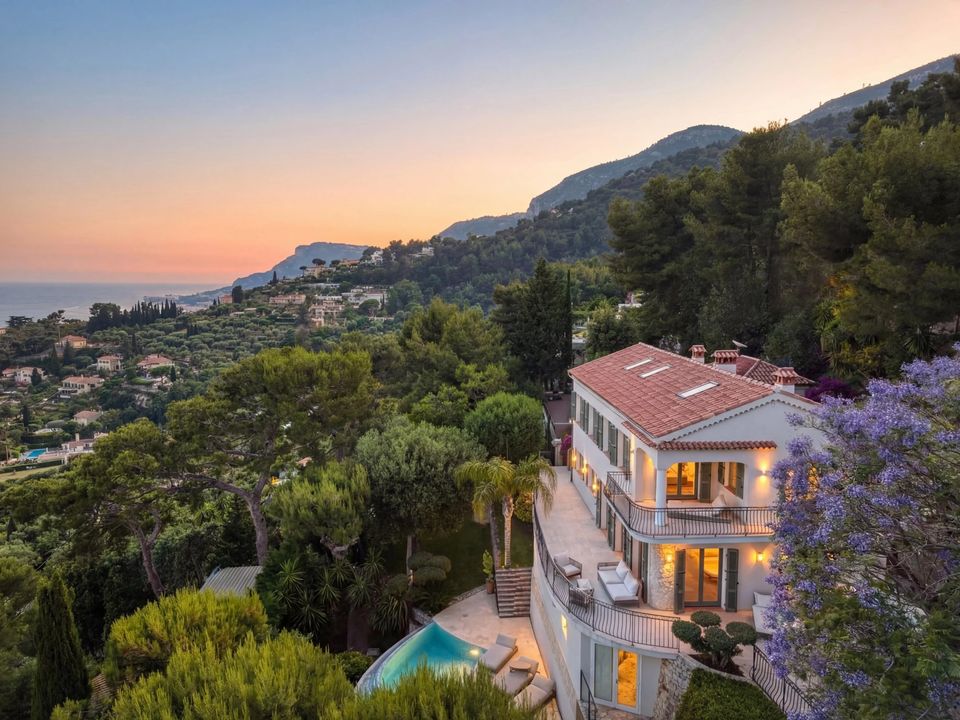 Villa i Roquebrune-Cap-Martin, Alpes-Maritimes - foto 1