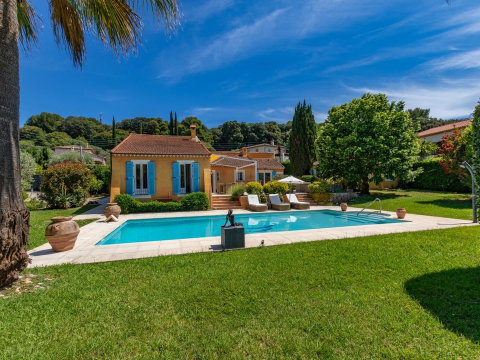 Villa i Antibes, Alpes-Maritimes - foto 1