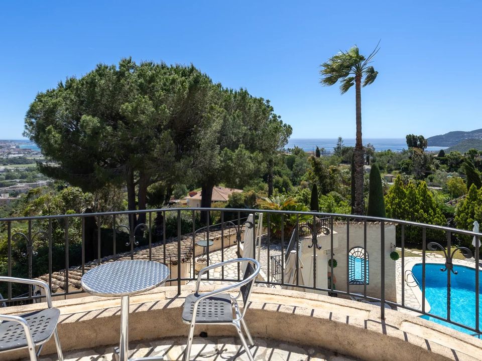 Villa i Mandelieu-la-Napoule, Alpes-Maritimes - foto 1