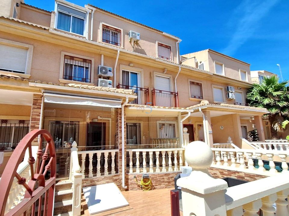 Byhus i Playa Flamenca, Alicante - foto 1