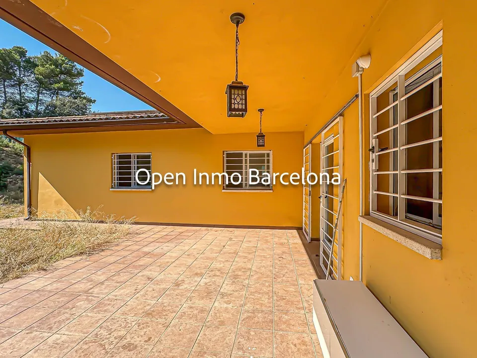 Villa i Torrelles De Foix, Barcelona - bilde 1