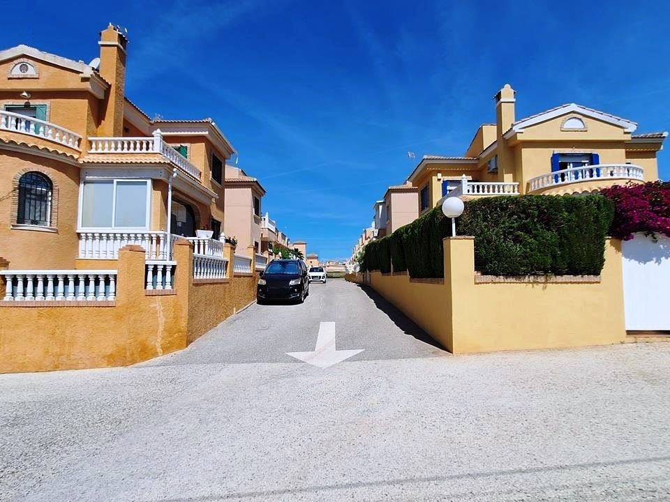 Byhus i Playa Flamenca, Alicante - foto 3