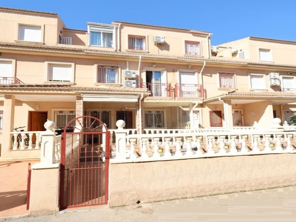 Byhus i Playa Flamenca, Alicante - foto 1