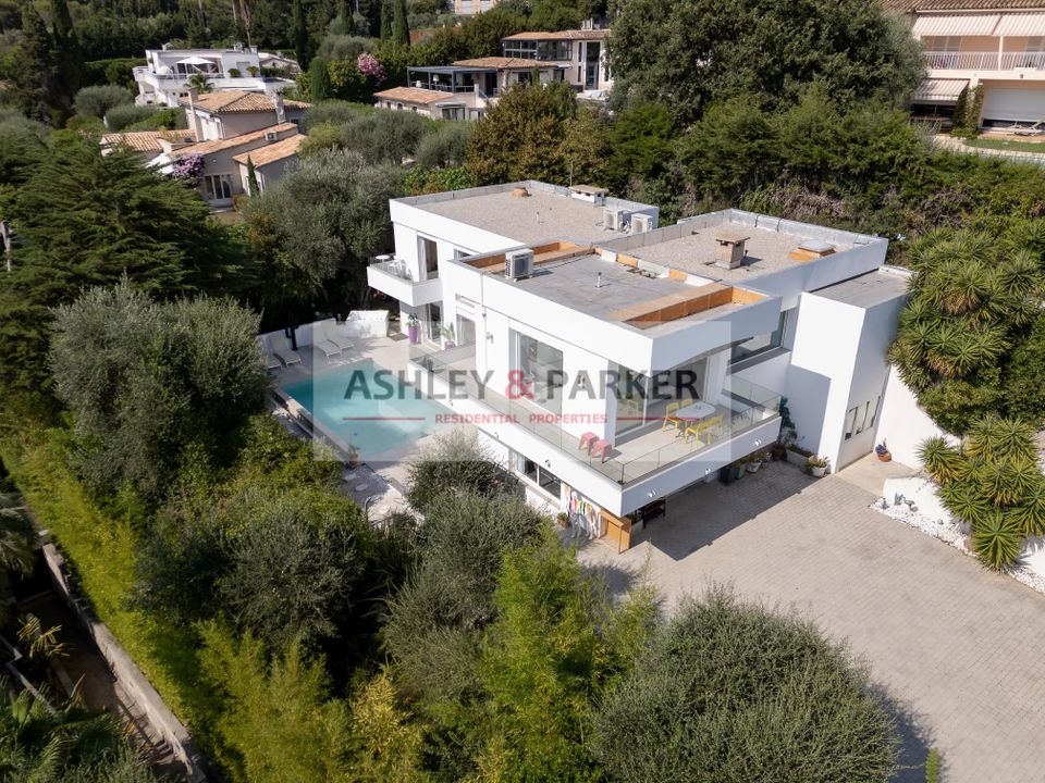 Villa i Le Cannet, Alpes-Maritimes - foto 1