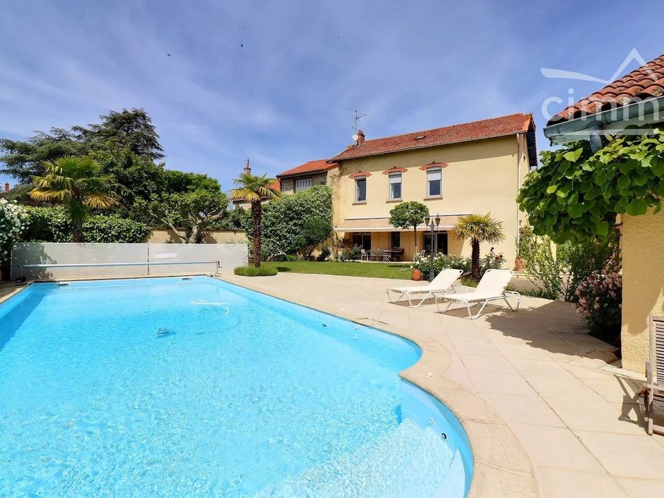Villa i Montbrison, Loire - foto 1