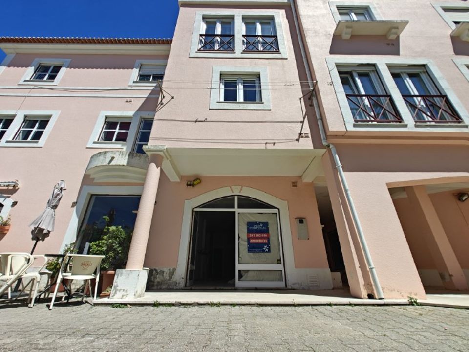 Erhvervsejendom i Ferrel, Leiria - foto 1