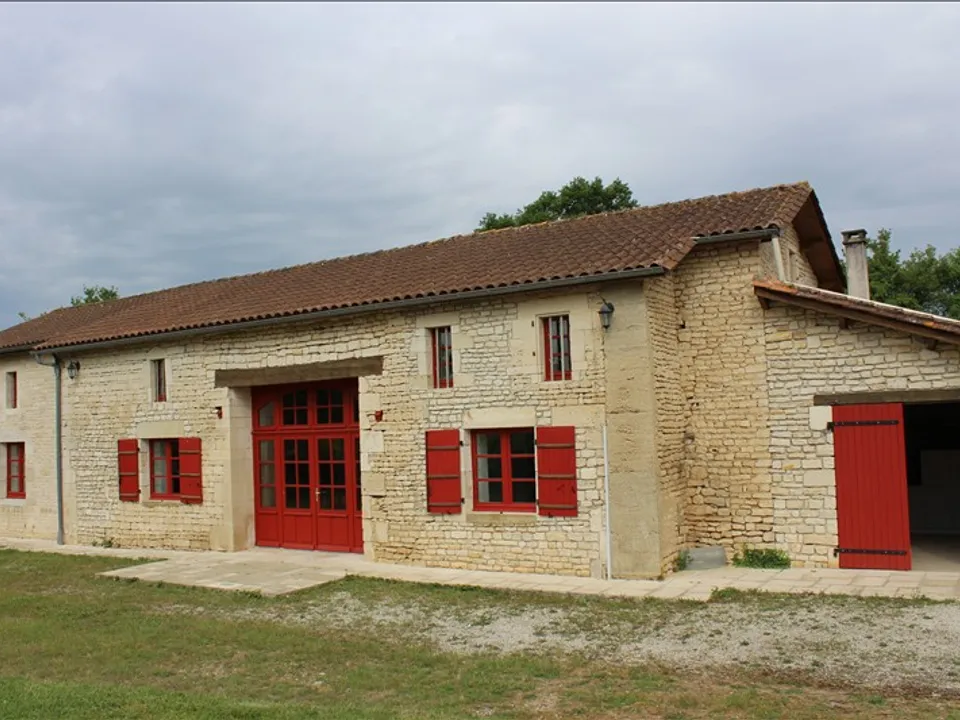 Villa i Vieux-Ruffec, Charente - bilde 1