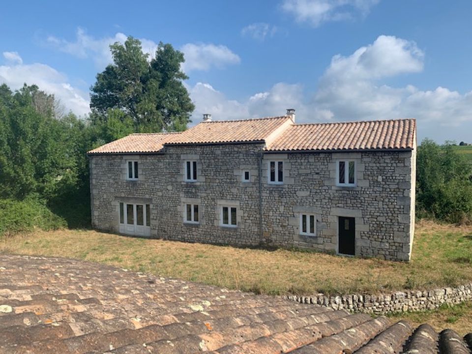 Villa en Saint-Ciers-Du-Taillon, Charente-Maritime - foto 2