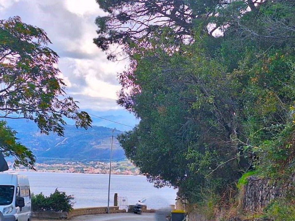 Helårsgrund i Messina, Messina - foto 2