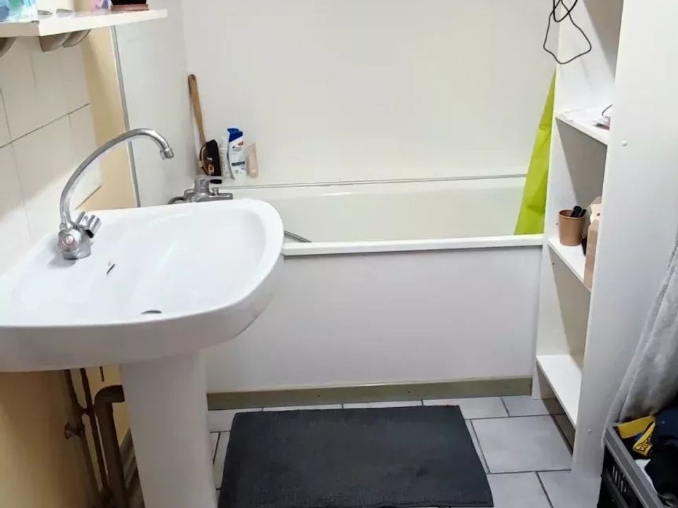 Apartment in Chabeuil, Drome - photo 4