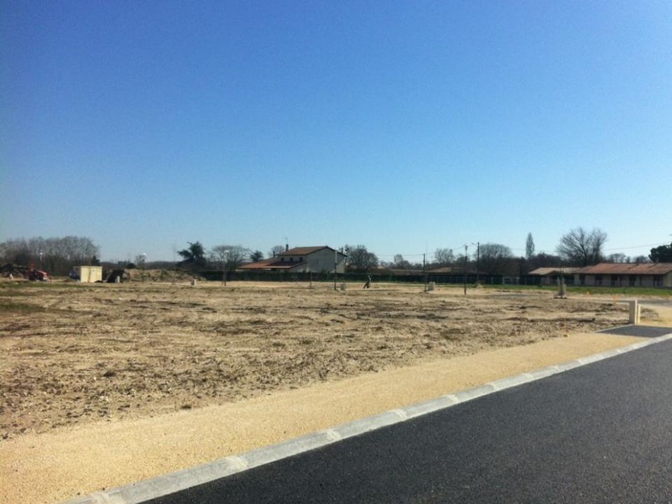 Terreno en Léognan, Gironde - foto 1