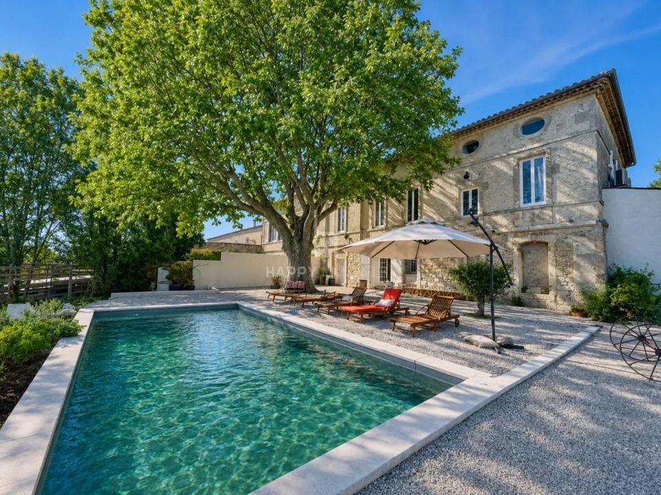Villa en Arles, Bouches-du-Rhone - foto 1
