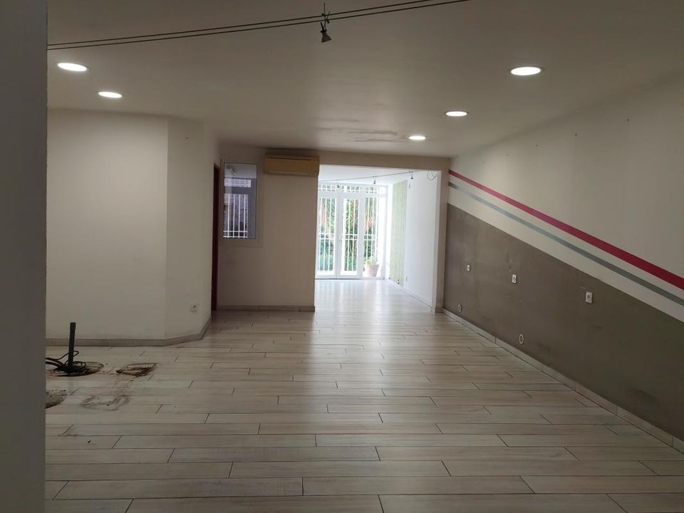 Commercial property in Claira, Pyrenees-Orientales - photo 2