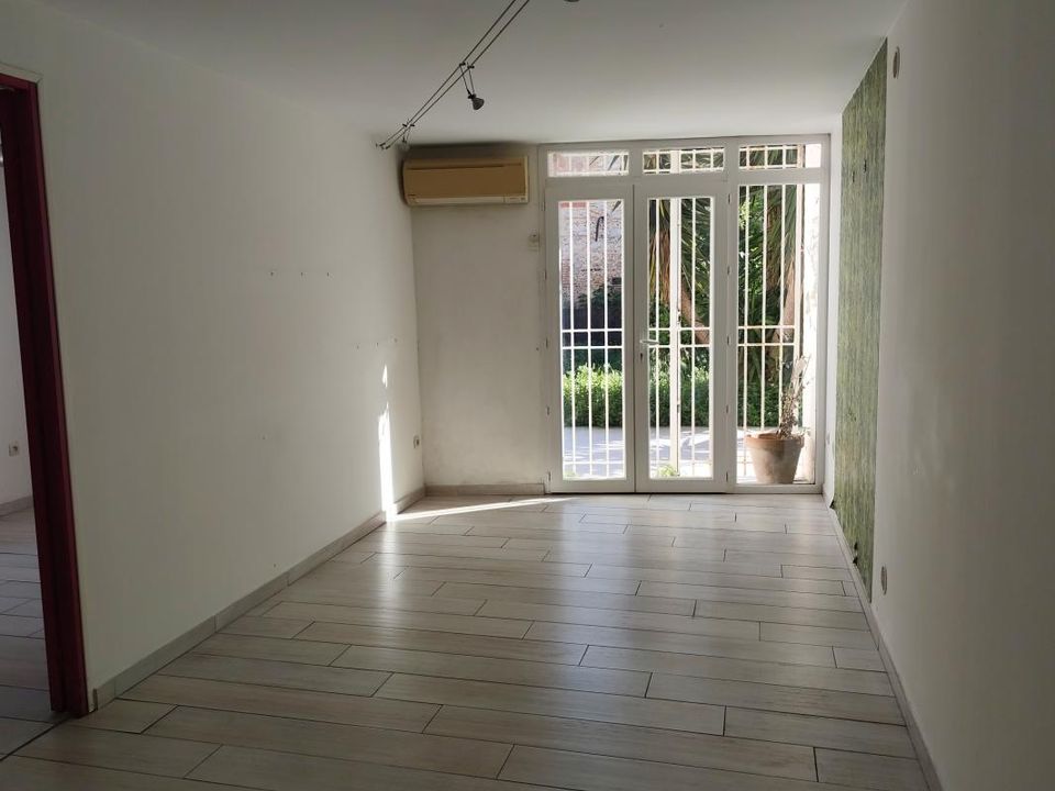 Commercial property in Claira, Pyrenees-Orientales - photo 3