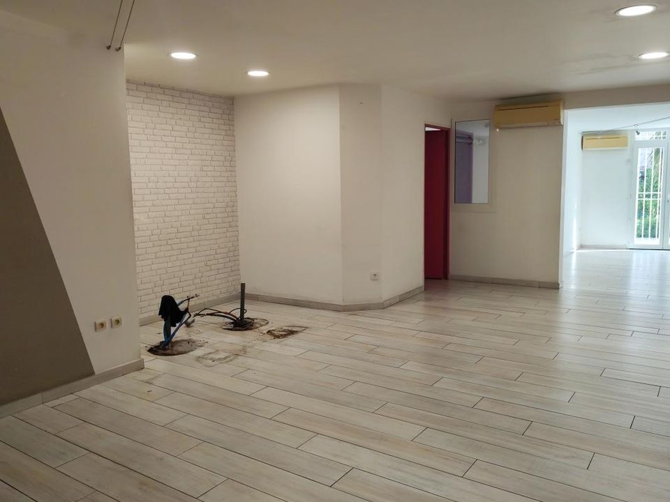 Commercial property in Claira, Pyrenees-Orientales - photo 5