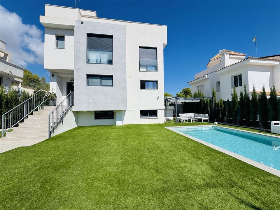 Landsbyhus i La Nucia, Alicante - foto 1