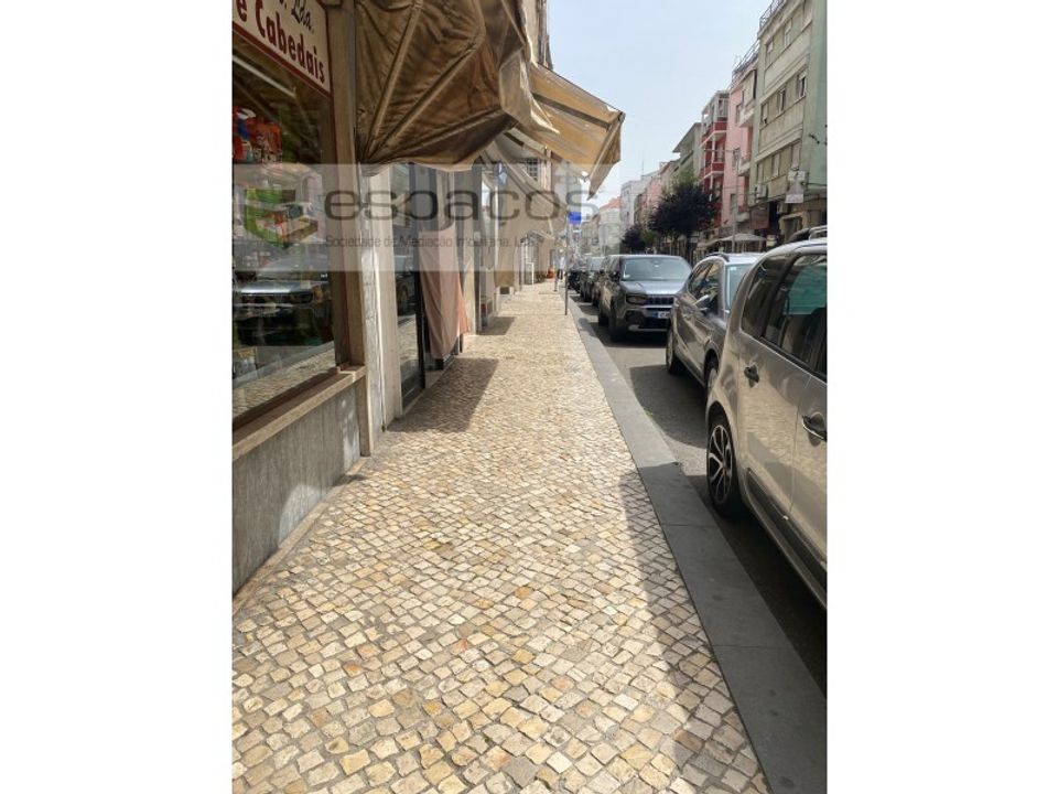 Erhvervsejendom i Moscavide, Lisbon - foto 3