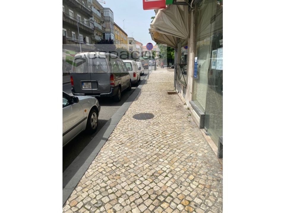 Erhvervsejendom i Moscavide, Lisbon - foto 4