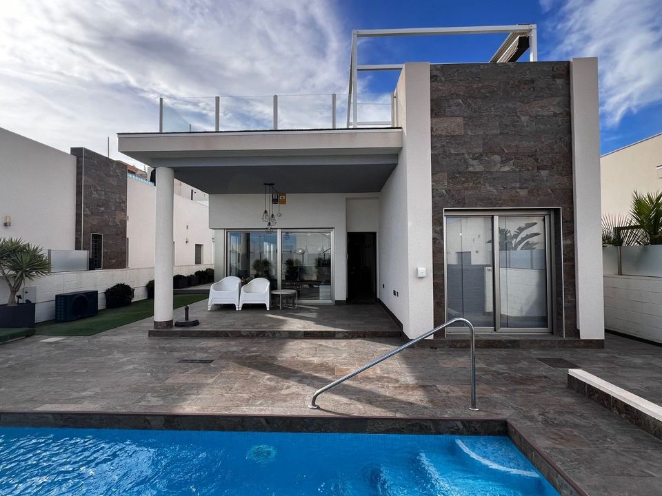 Villa i Orihuela Costa, Alicante - bilde 1