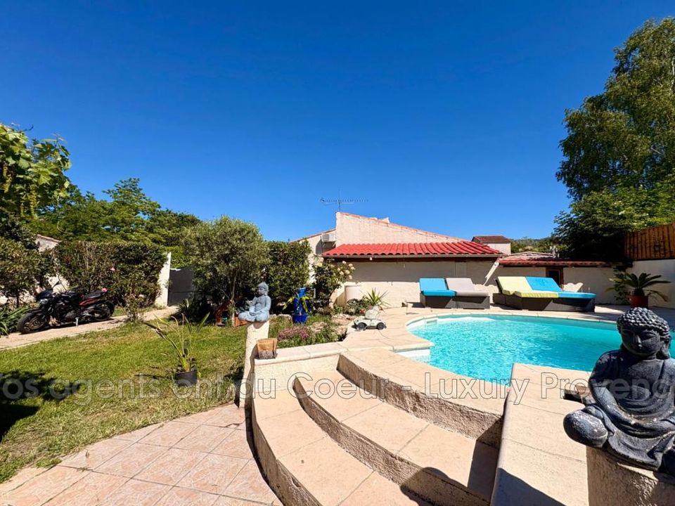 Villa i Gardanne, Bouches-du-Rhone - foto 1