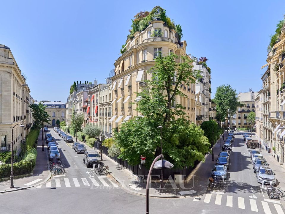 Apartment in Paris, Paris - photo 2