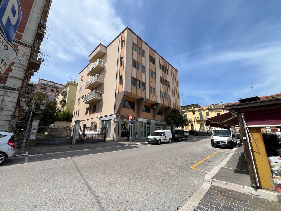 Erhvervsejendom i Vasto, Chieti - foto 1