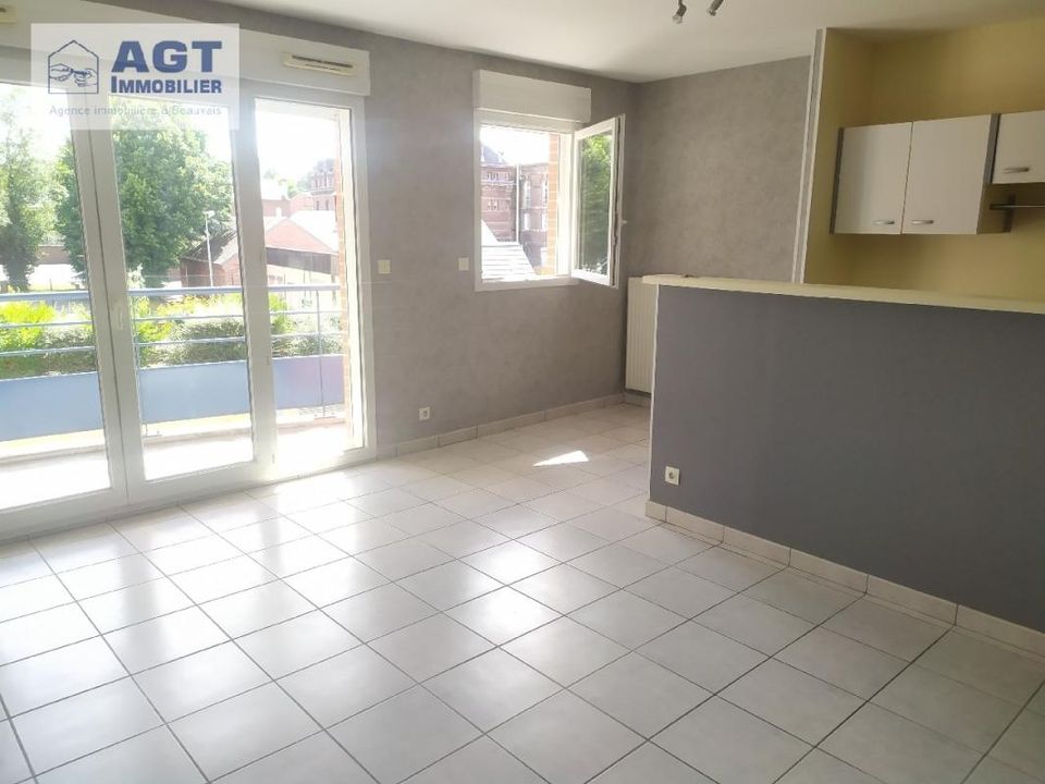 Apartment in Beauvais, Oise - photo 1