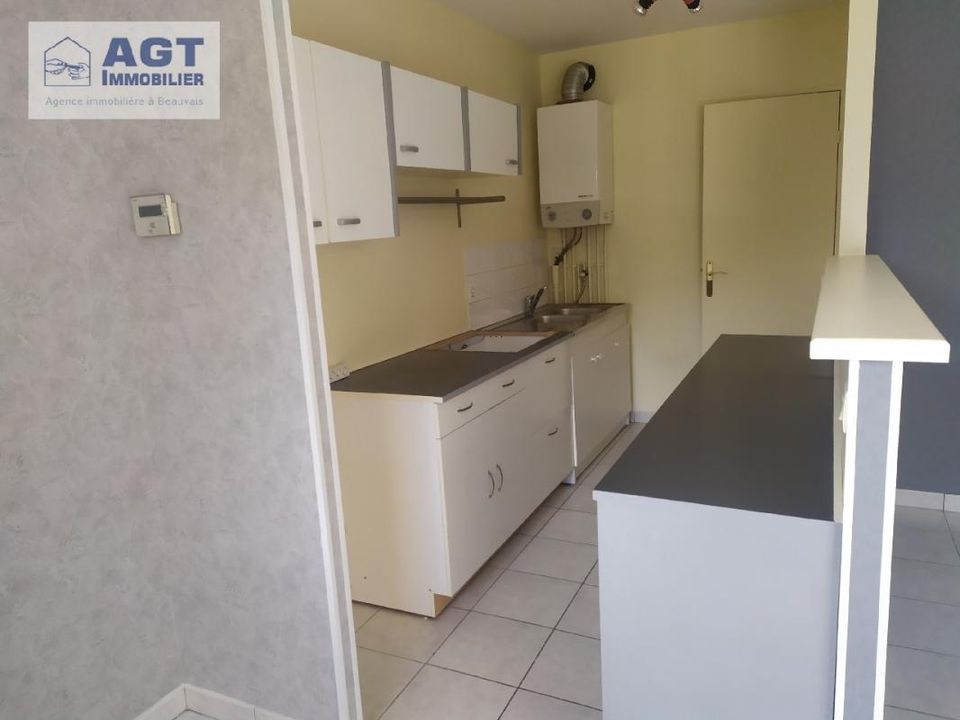 Apartment in Beauvais, Oise - photo 4