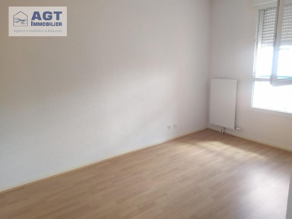 Apartment in Beauvais, Oise - photo 5
