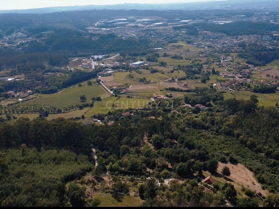 Helårsgrund i Santo Tirso, Porto - foto 2