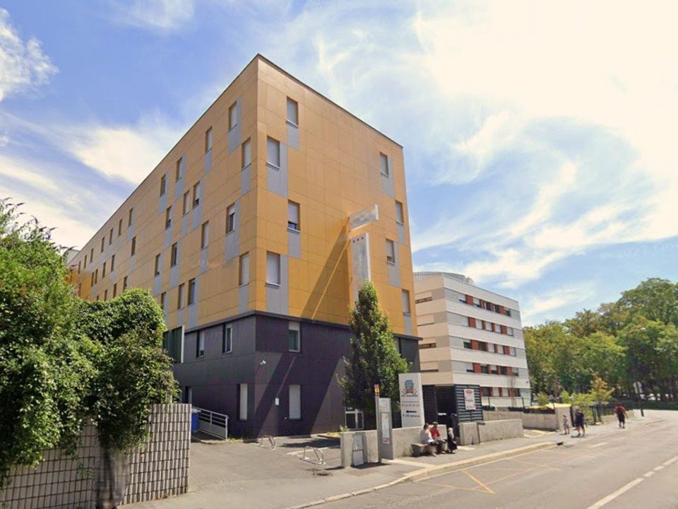 Erhvervsejendom i Reims, Marne - foto 1