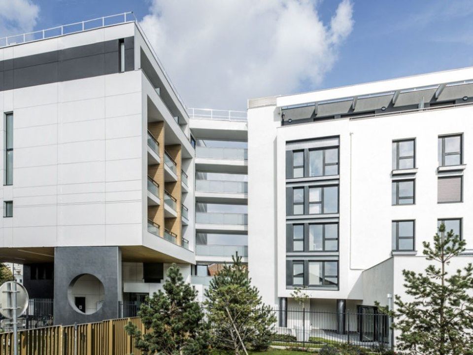 Erhvervsejendom i Colombes, Hauts-de-Seine - foto 1