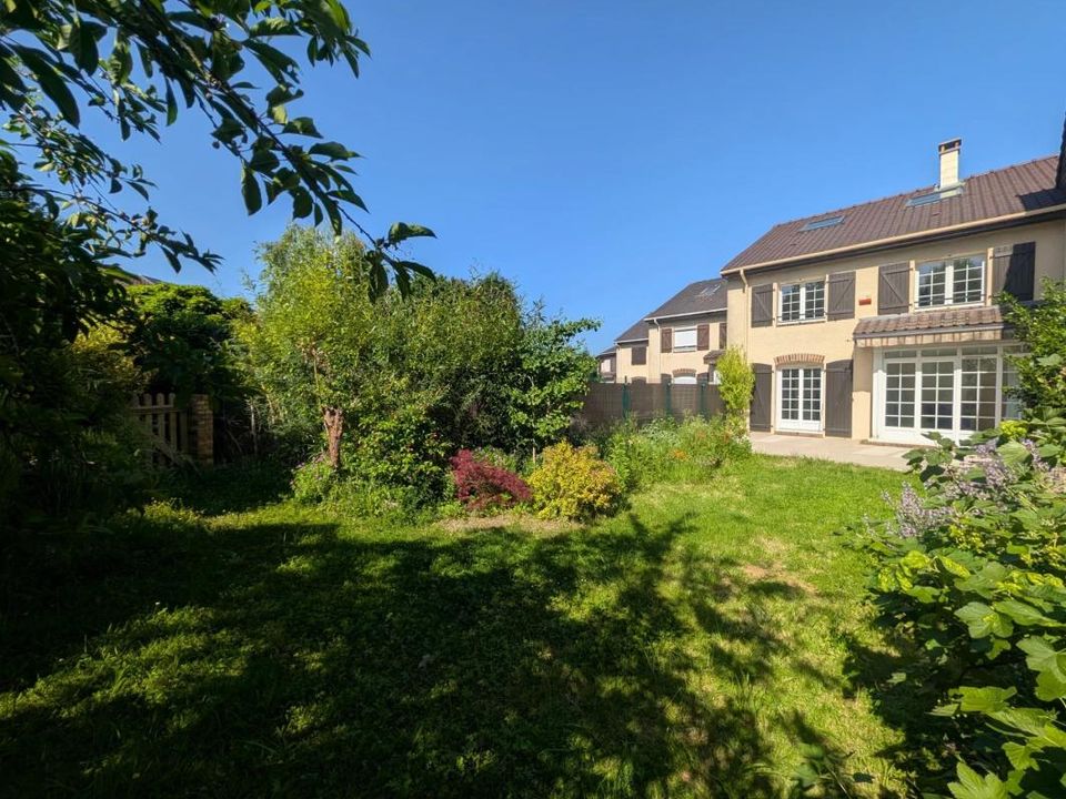 Villa i Les Clayes-Sous-Bois, Yvelines - foto 1